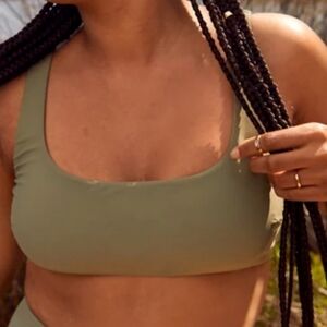 Aerie Green Wide Strap Scoop Bikini Top Sz M